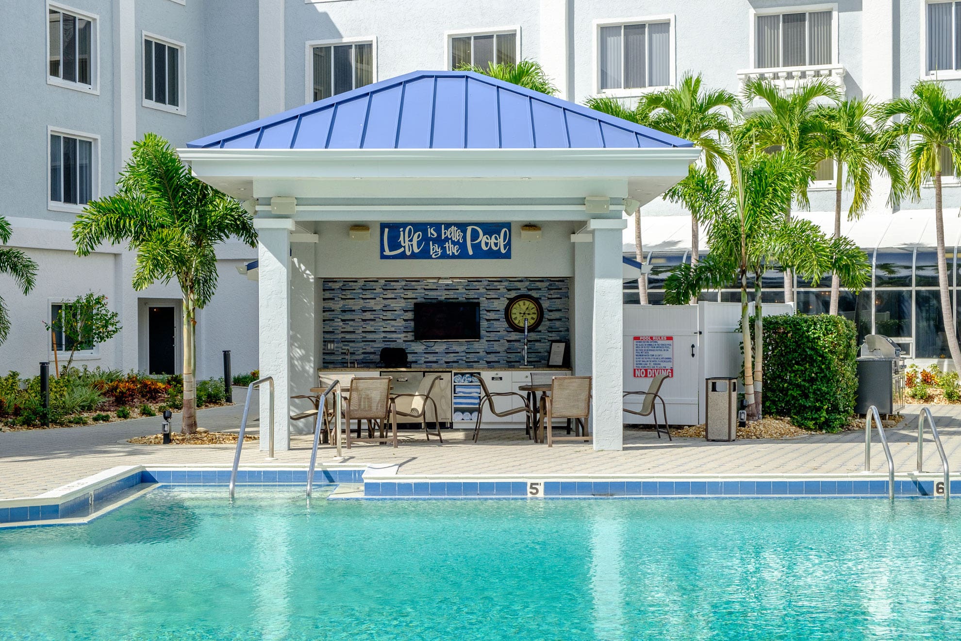 Common area at The Summit of Fort Myers, an excellent option for independent living.