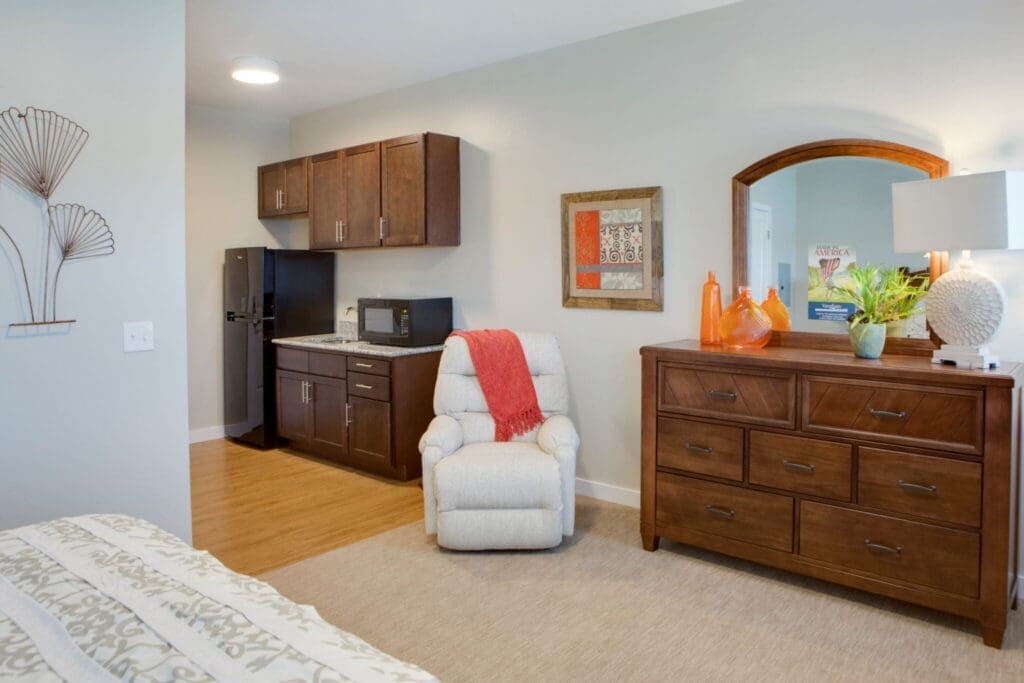 Heritage-Oaks1852-2048x1366 - Grace Management Bright, inviting studio apartment featuring modern amenities and stylish decor, promoting a vibrant and comfortable lifestyle.