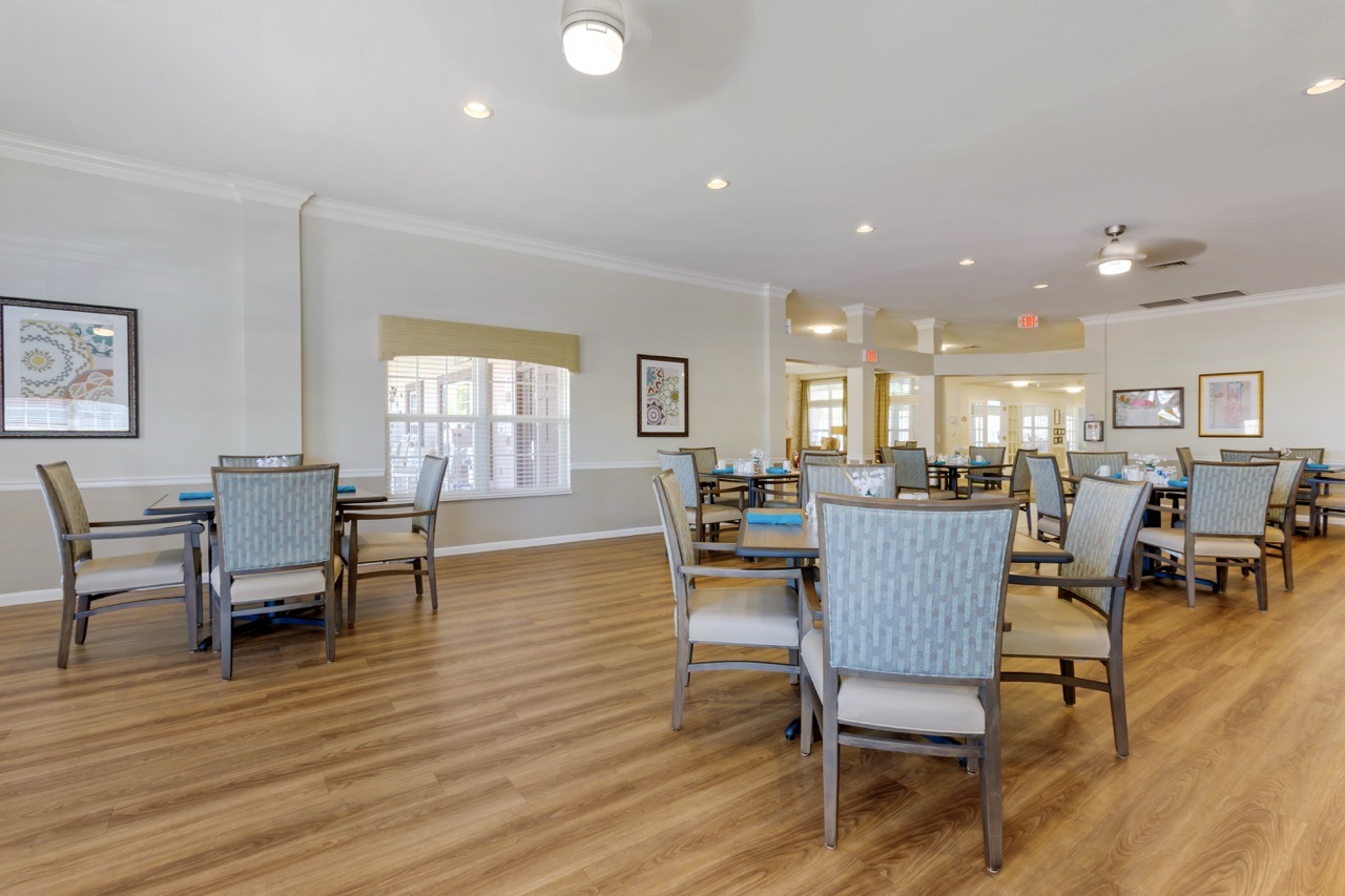 inspirations-of-peoria-north-phoenix-303A2141-Large - Grace Management Dining area where residents share communal meals together at The Inspirations of Peoria.