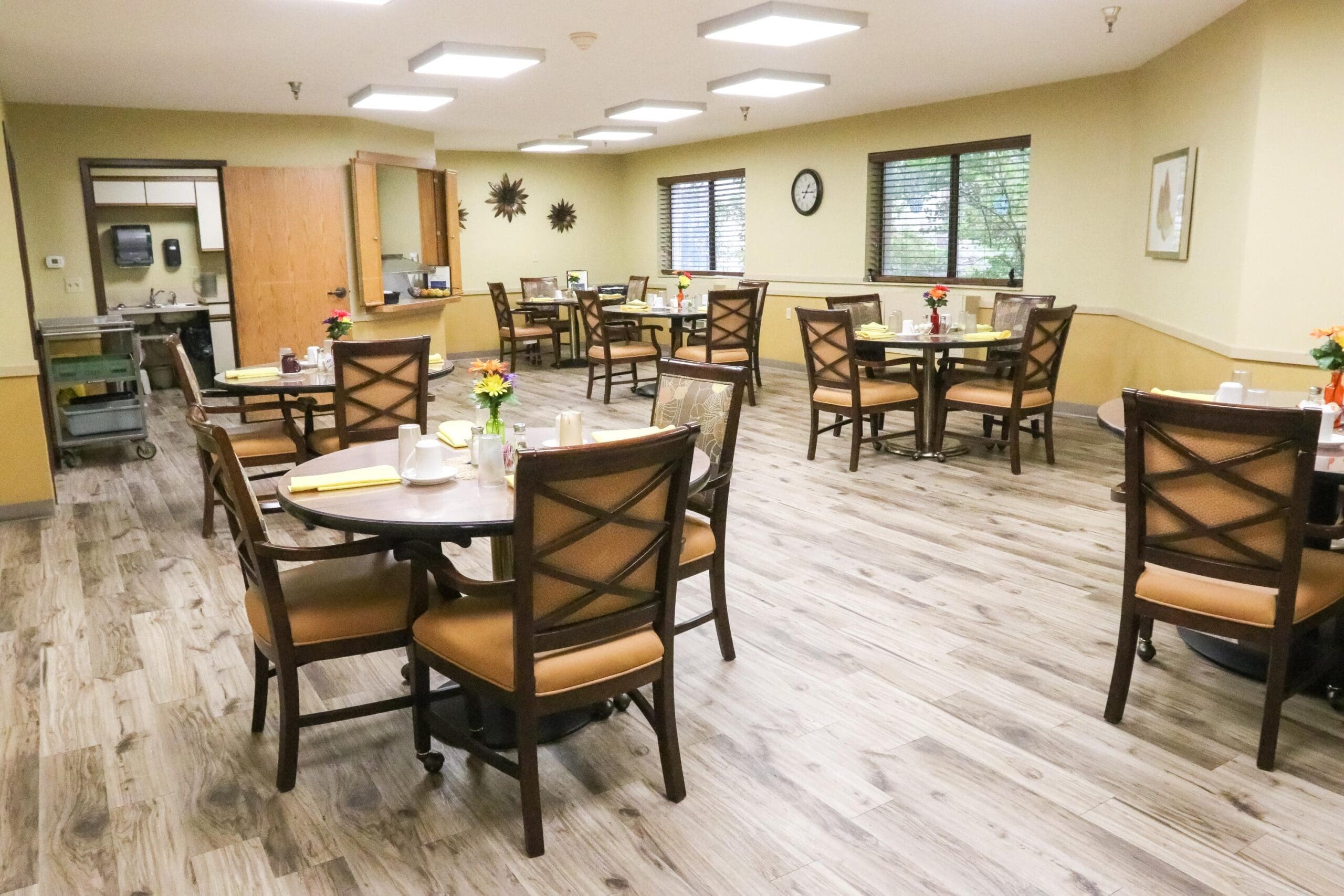 IMG_9913-scaled - Grace Management Inspirations of Northbrook dining room with comfortable chairs, tables, and inviting atmosphere.