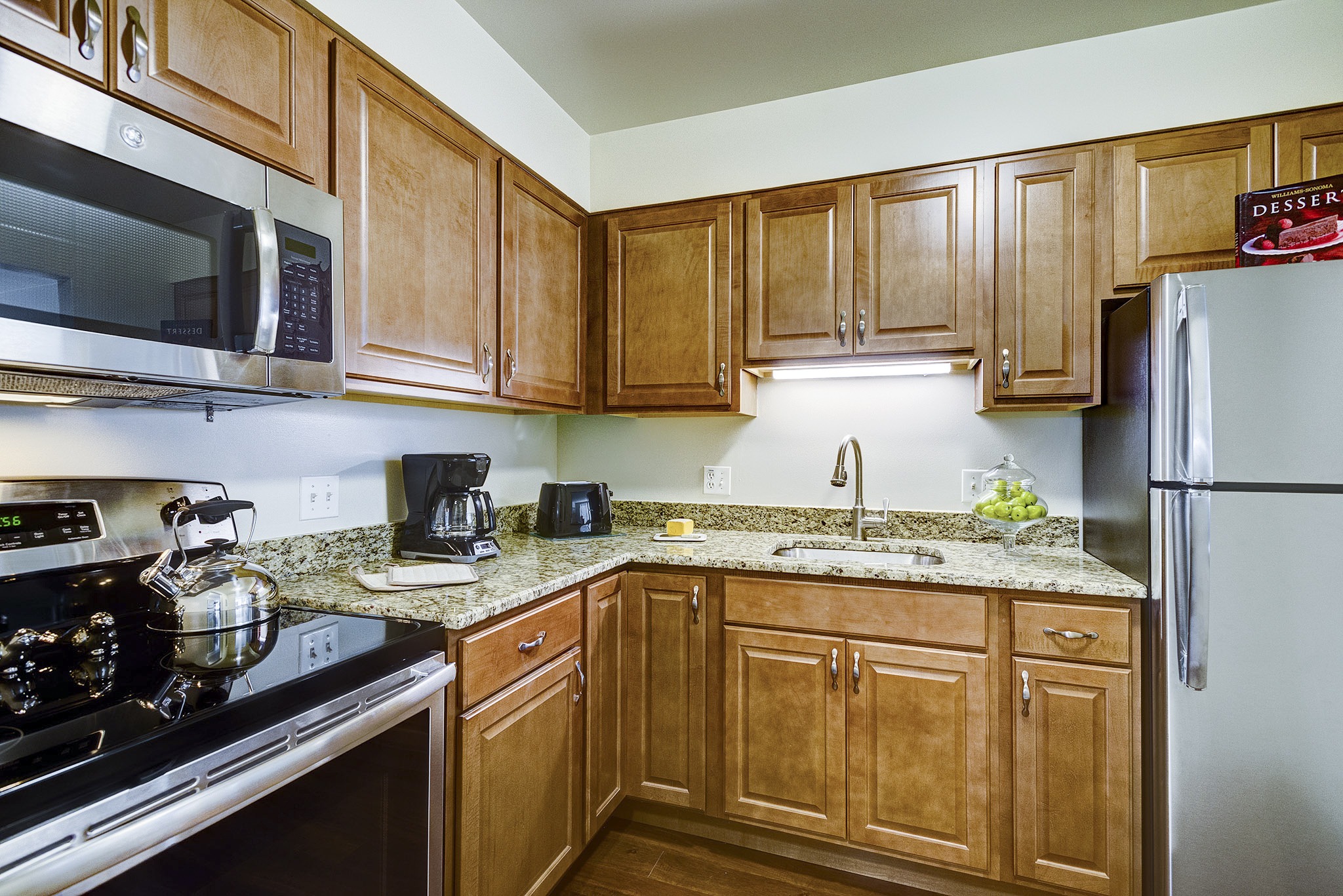 brookdale-northbrook-6-kitchen - Grace Management Interior image of a senior living resident's kitchen at Inspirations of Northbrook.